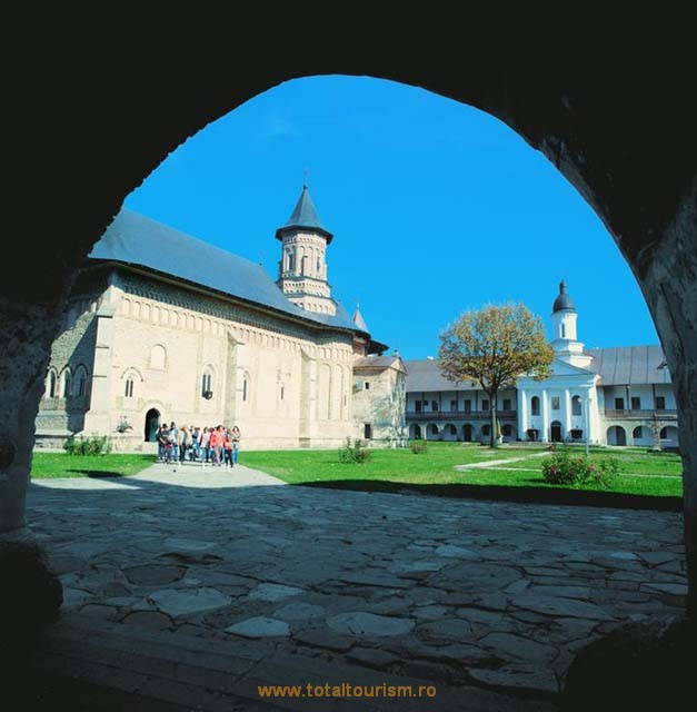 Manastirea Neamt. Ctitorie a lui Stefan cel Mare, aceasta manastire se afla la 16 km de Targu Neamt.