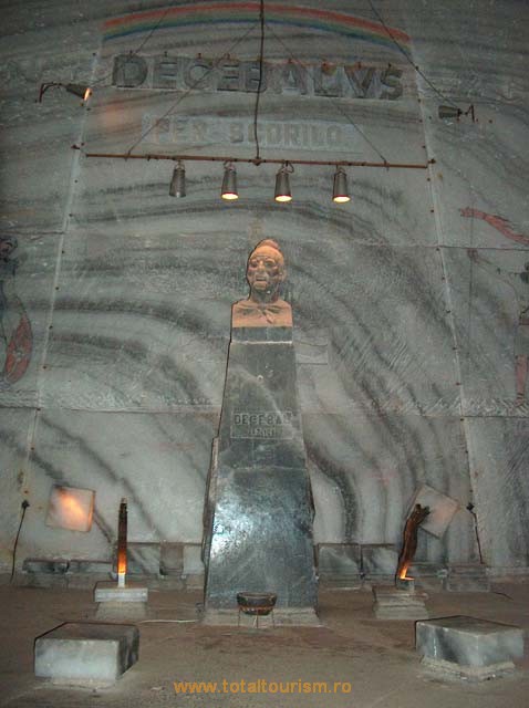 Slanic Prahova. Sculptura in sare reprezentandu-l pe Decebal, regele dacilor.