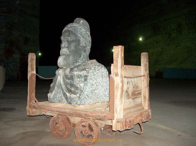 Slanic Prahova. Sculptura in sare infatisandu-l pe Decebal, regele dacilor.